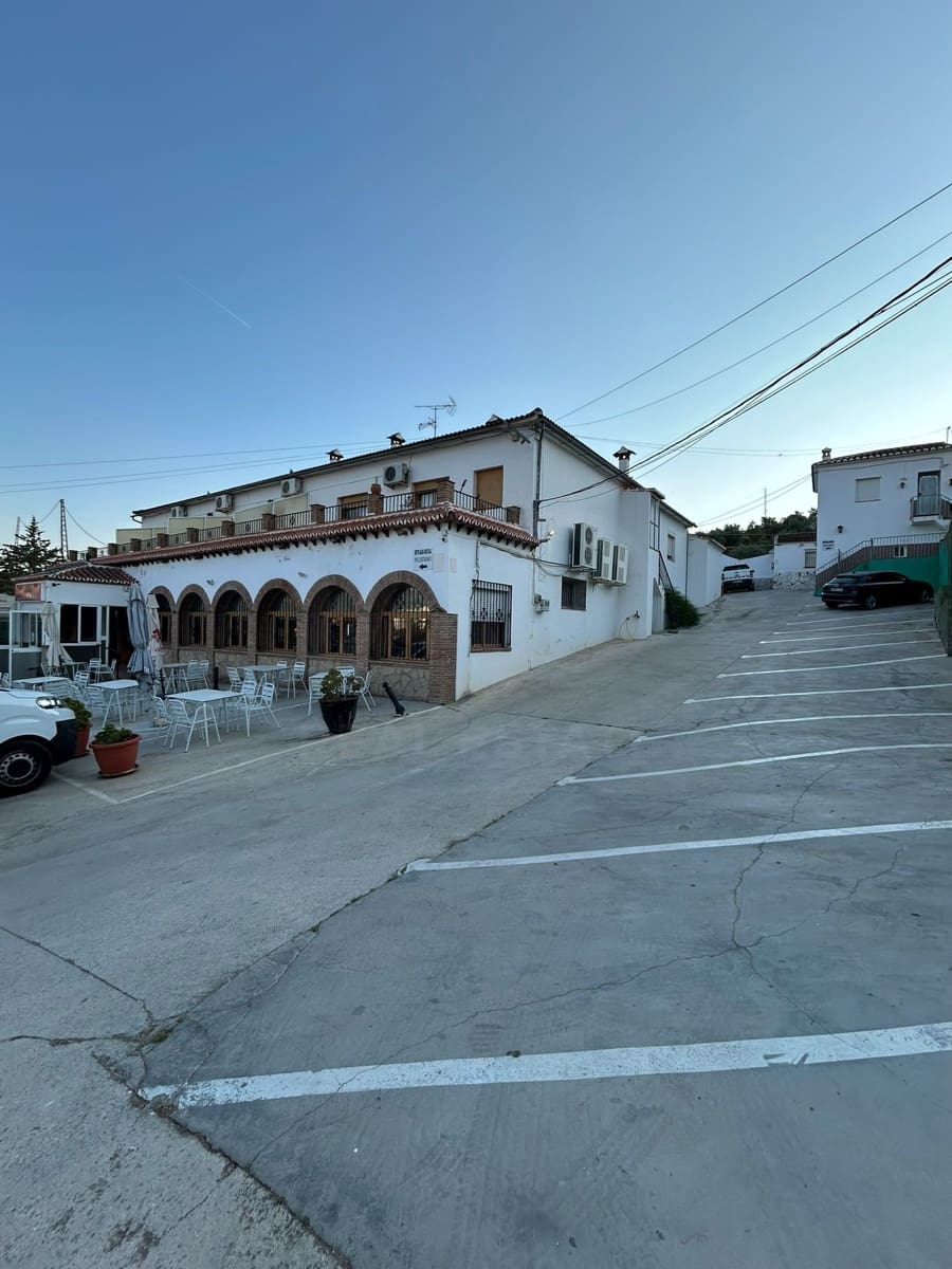 Commerciale in vendita in Ardales - 2.400.000 € (Rif: 9991372)
