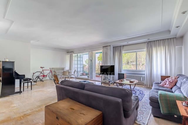 4 soveværelse Lejlighed til salg i Argüelles, Madrid by med garage - € 1.500.000 (Ref: 9991377)
