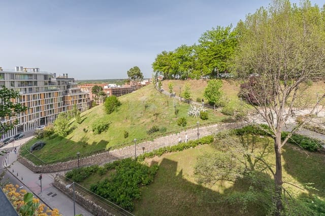 4 soveværelse Lejlighed til salg i Argüelles, Madrid by med garage - € 1.500.000 (Ref: 9991377)