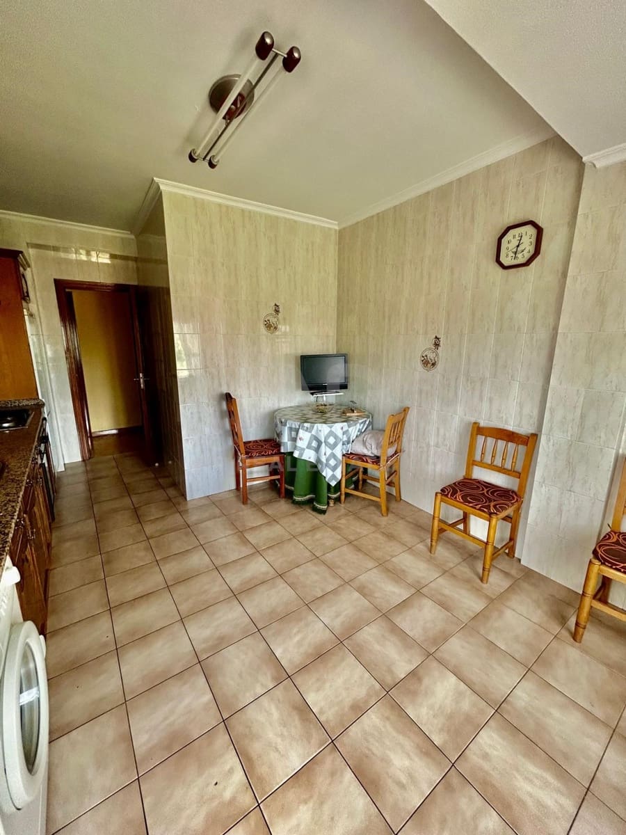 3 soveværelse Byhus til salg i Leon by med garage - € 180.000 (Ref: 9991380)