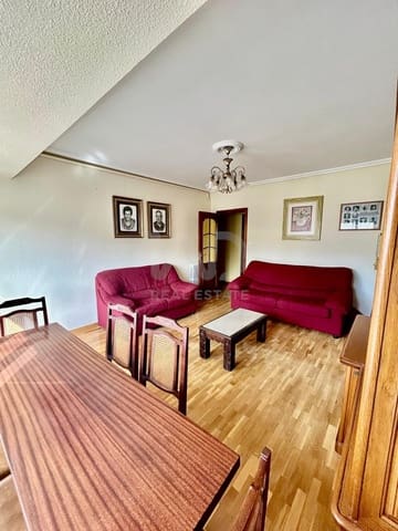 3 soveværelse Byhus til salg i León by med garage - € 180.000 (Ref: 9991380)