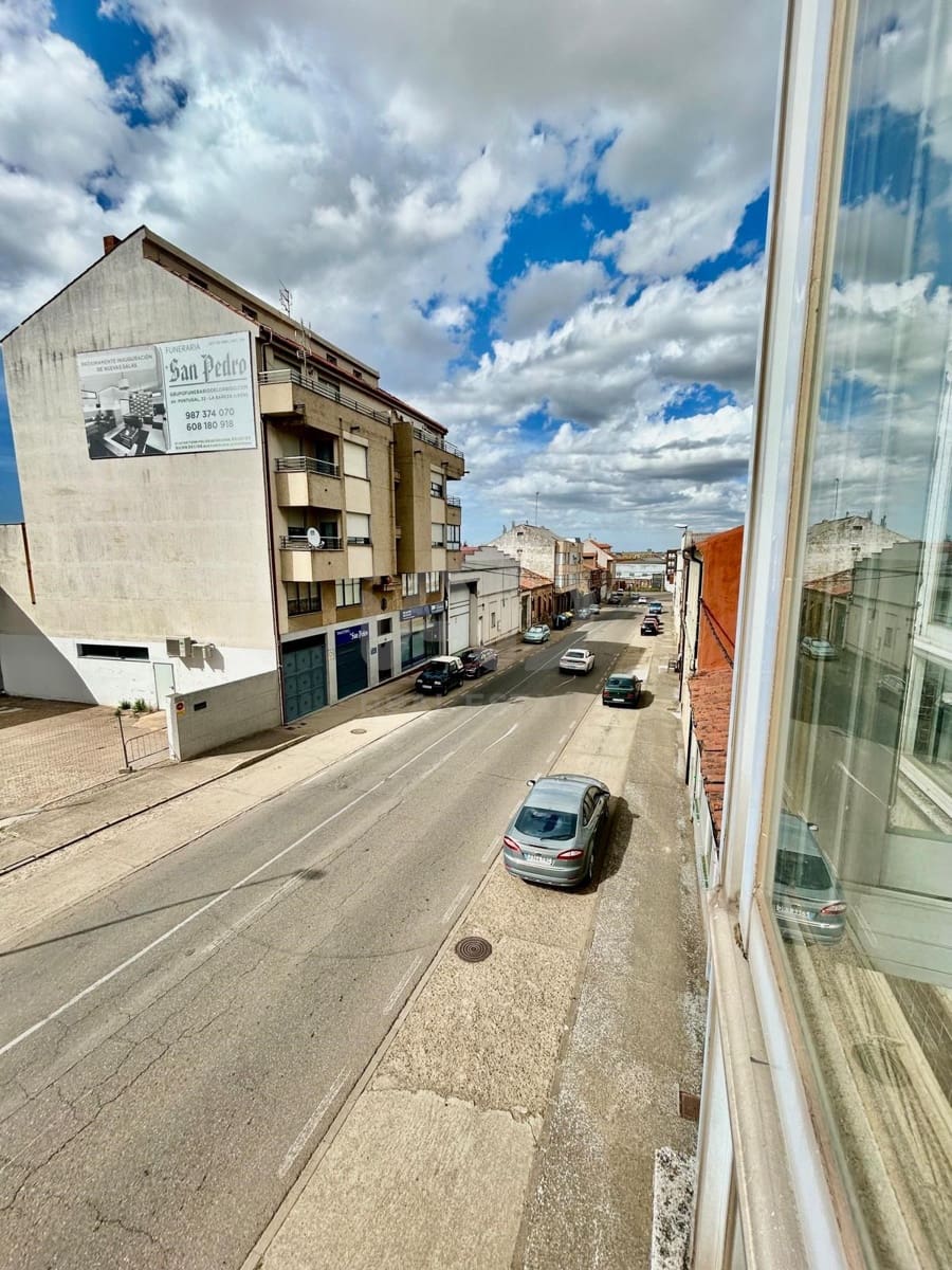 3 soveværelse Byhus til salg i Leon by med garage - € 180.000 (Ref: 9991380)
