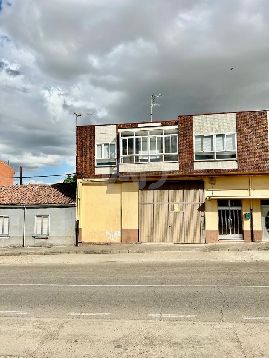 3 soveværelse Byhus til salg i Leon by med garage - € 180.000 (Ref: 9991380)