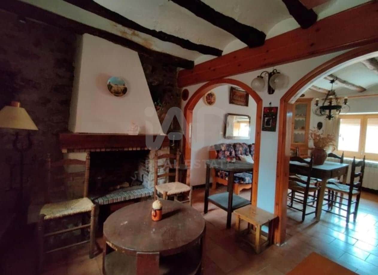 Hus til salgs i Lleida by - € 95 000 (Ref: 9991381)