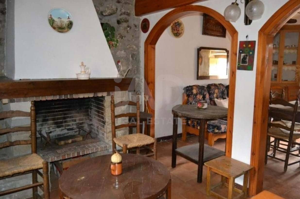 Hus til salgs i Lleida by - € 95 000 (Ref: 9991381)