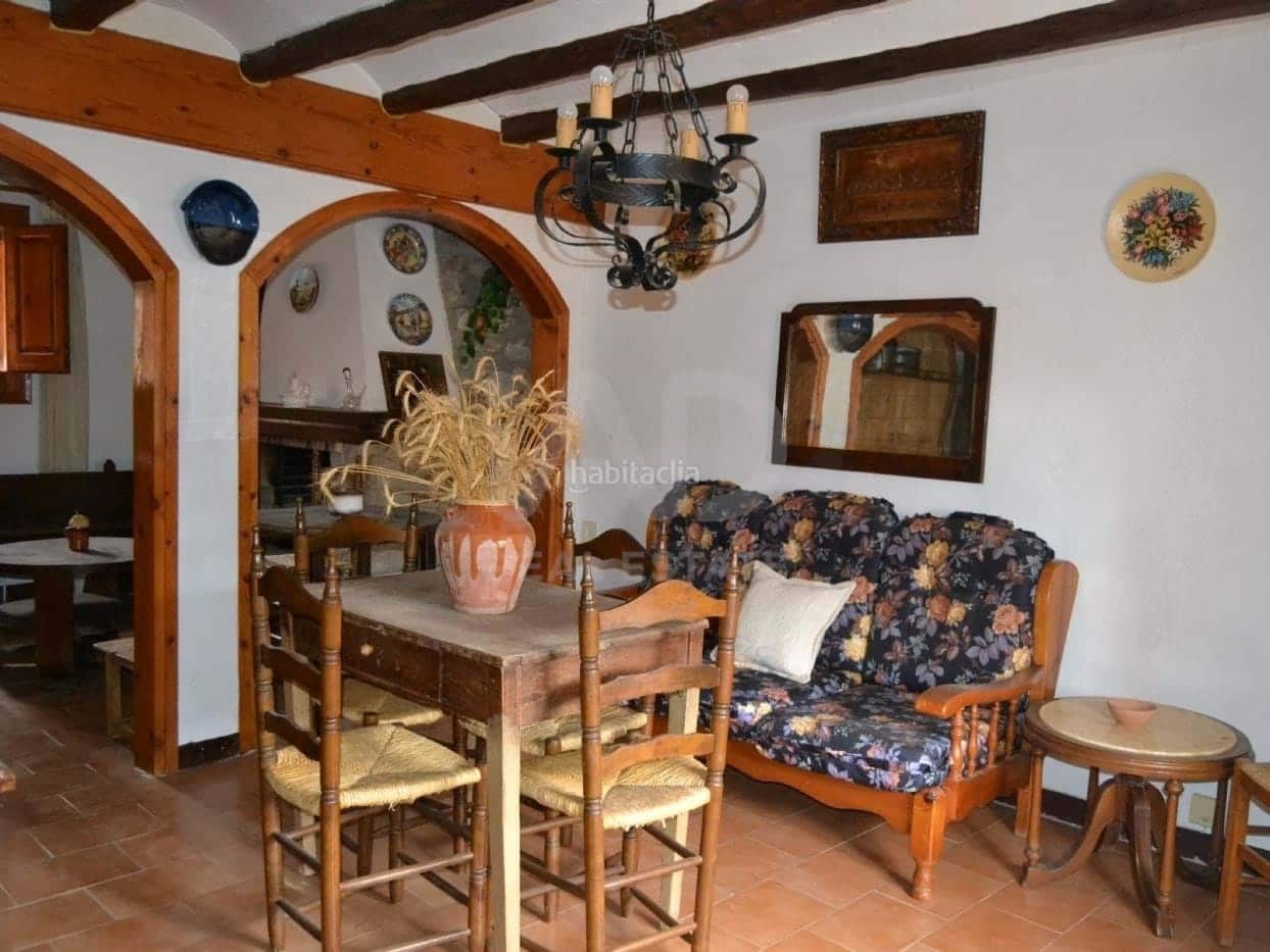 Hus til salgs i Lleida by - € 95 000 (Ref: 9991381)
