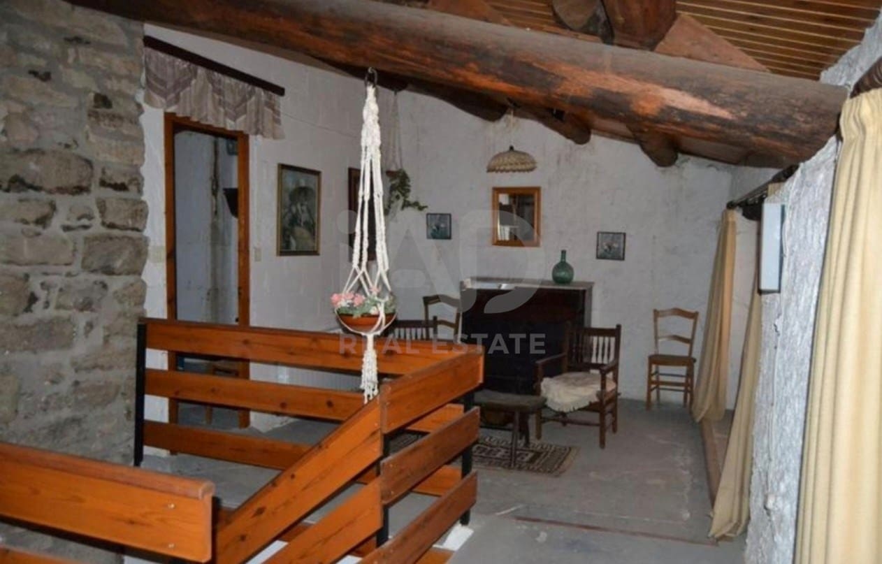 Hus til salgs i Lleida by - € 95 000 (Ref: 9991381)
