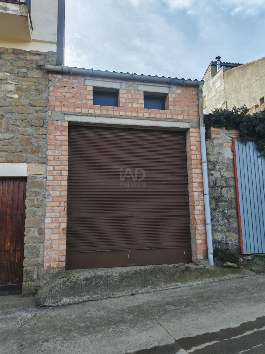 Hus til salgs i Lleida by - € 95 000 (Ref: 9991381)