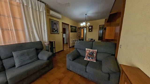5 soveværelse Rækkehus til salg i Lleida by med garage - € 116.000 (Ref: 9991383)