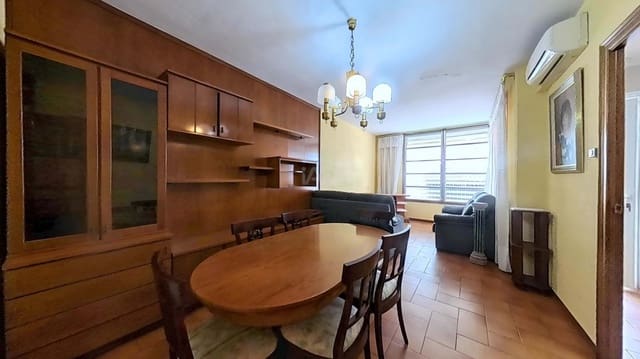 5 soveværelse Rækkehus til salg i Lleida by med garage - € 116.000 (Ref: 9991383)