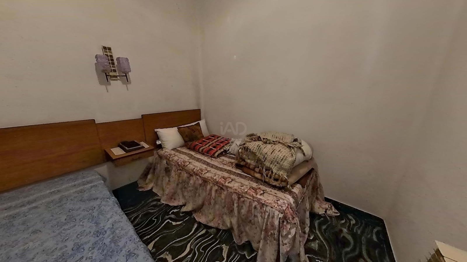 5 bedroom Terraced Villa for sale in Lleida city with garage - € 116,000 (Ref: 9991383)