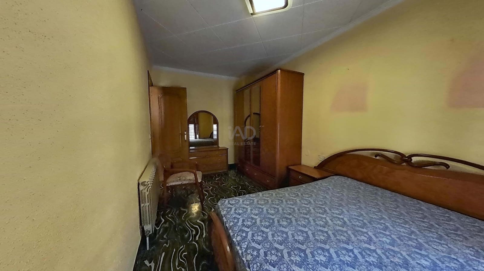 5 bedroom Terraced Villa for sale in Lleida city with garage - € 116,000 (Ref: 9991383)