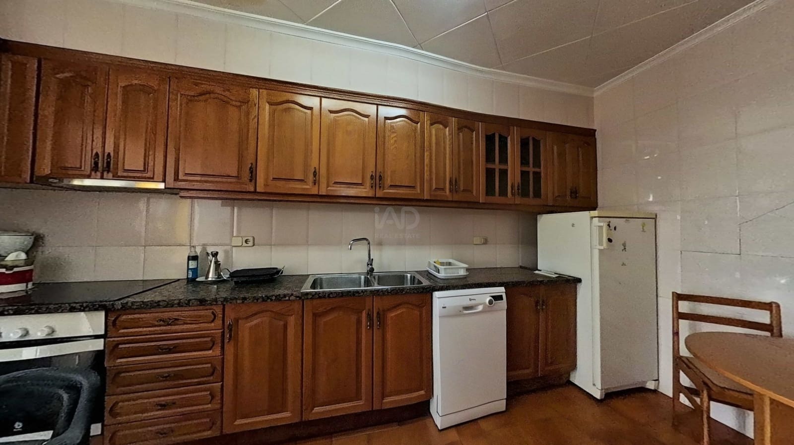 5 bedroom Terraced Villa for sale in Lleida city with garage - € 116,000 (Ref: 9991383)