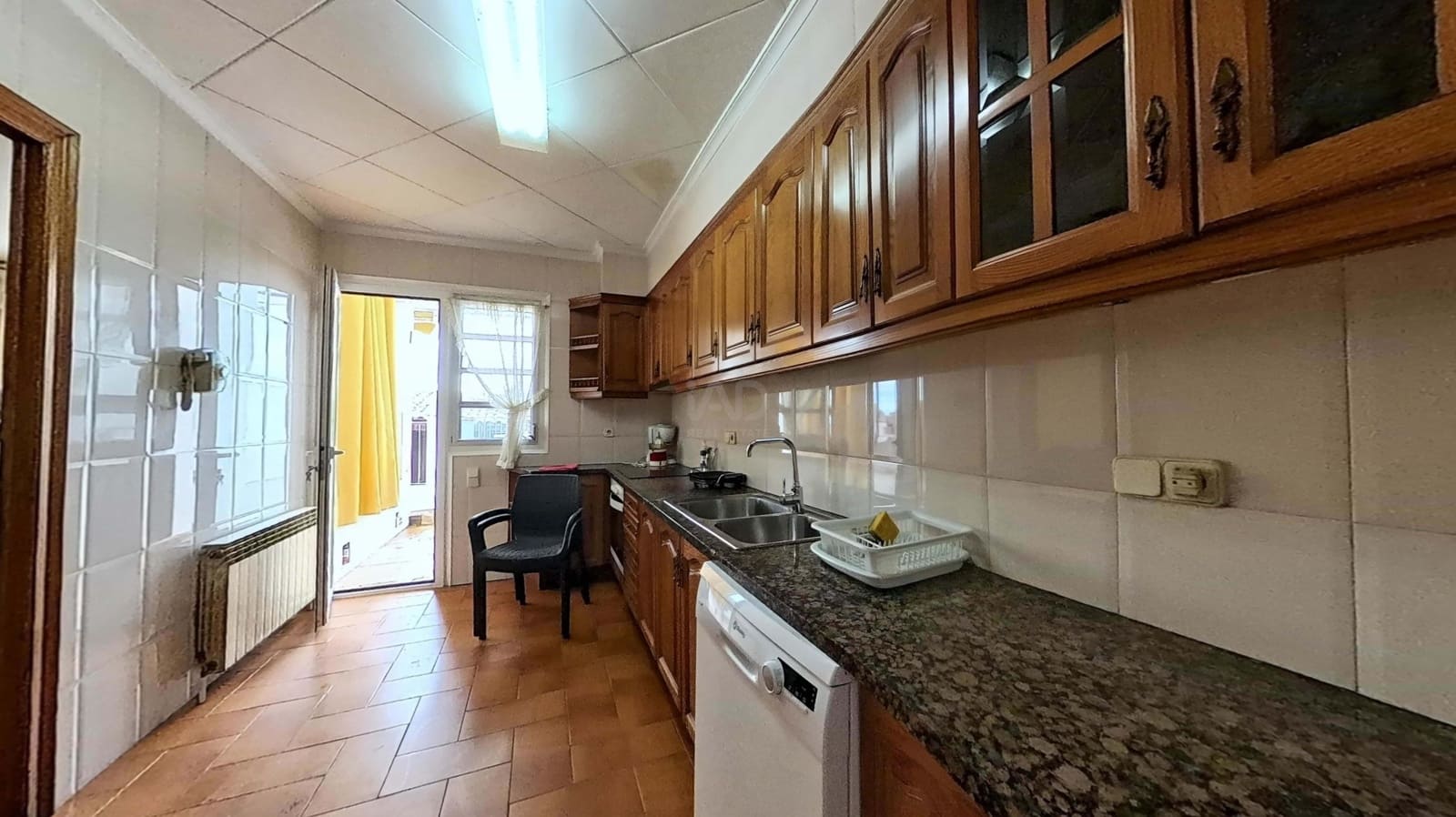 5 bedroom Terraced Villa for sale in Lleida city with garage - € 116,000 (Ref: 9991383)