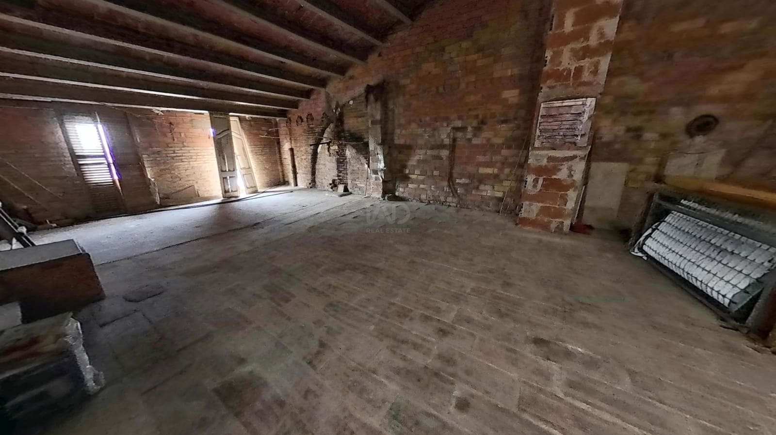 5 bedroom Terraced Villa for sale in Lleida city with garage - € 116,000 (Ref: 9991383)