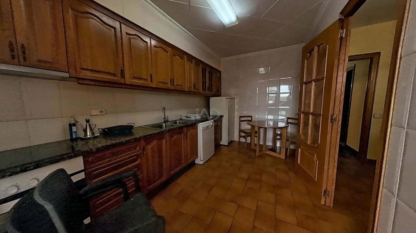 5 bedroom Terraced Villa for sale in Lleida city with garage - € 116,000 (Ref: 9991383)