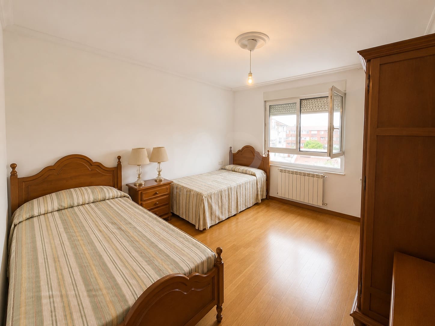 8 Zimmer Haus zu verkaufen in Leon Stadt mit Garage - 345.000 € (Ref: 9991384)