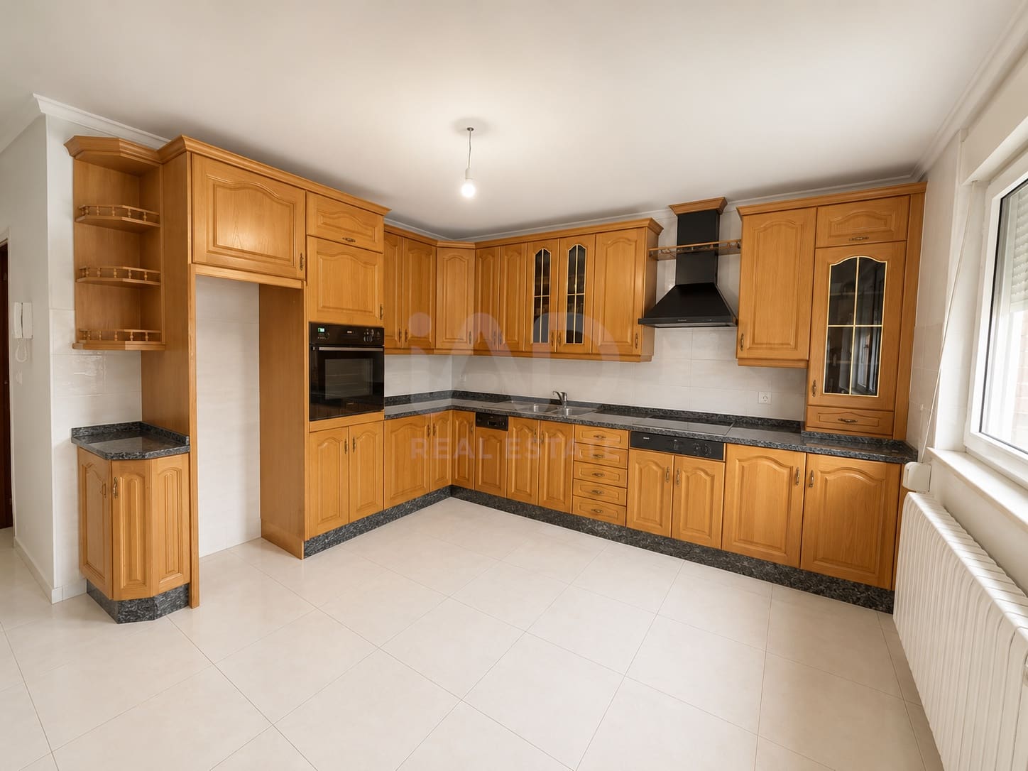 8 Zimmer Haus zu verkaufen in Leon Stadt mit Garage - 345.000 € (Ref: 9991384)