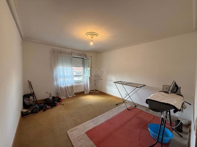 8 Zimmer Haus zu verkaufen in León Stadt mit Garage - 345.000 € (Ref: 9991384)