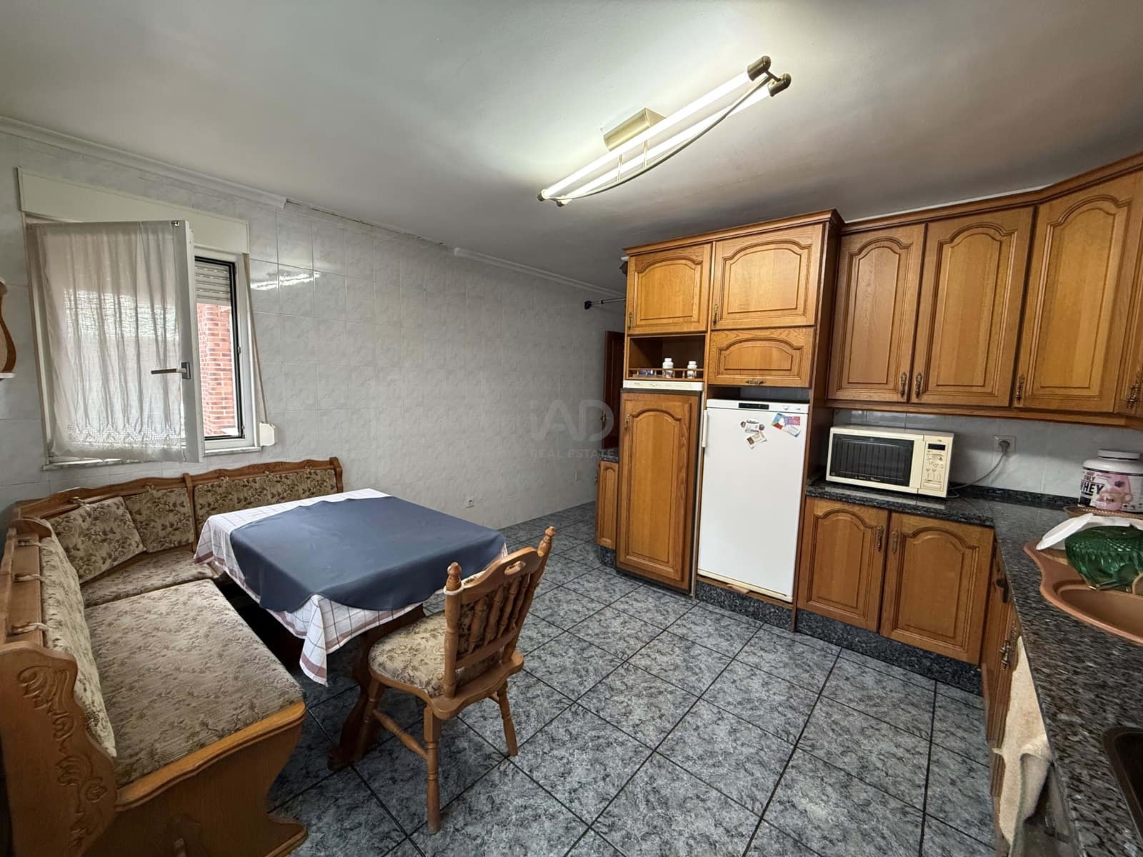 8 Zimmer Haus zu verkaufen in Leon Stadt mit Garage - 345.000 € (Ref: 9991384)