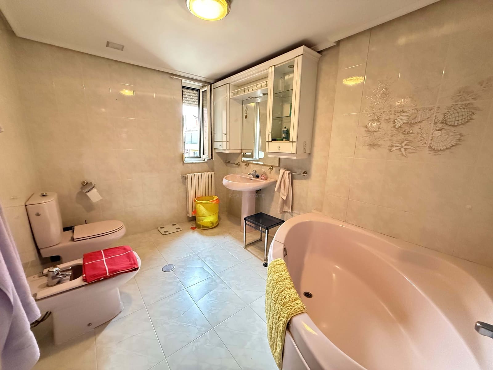 8 Zimmer Haus zu verkaufen in Leon Stadt mit Garage - 345.000 € (Ref: 9991384)