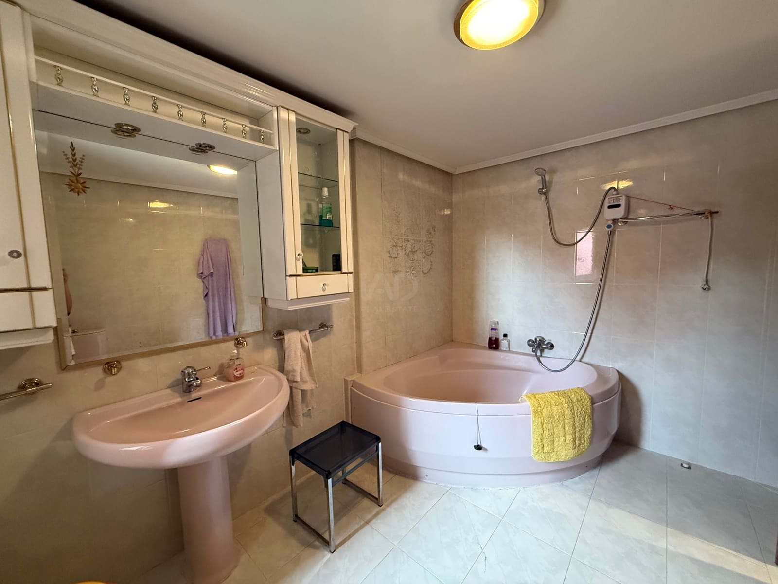 8 Zimmer Haus zu verkaufen in Leon Stadt mit Garage - 345.000 € (Ref: 9991384)