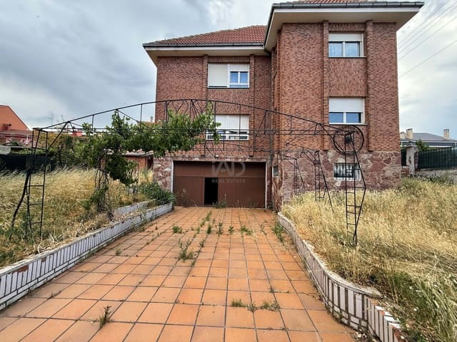 8 Zimmer Haus zu verkaufen in León Stadt mit Garage - 345.000 € (Ref: 9991384)