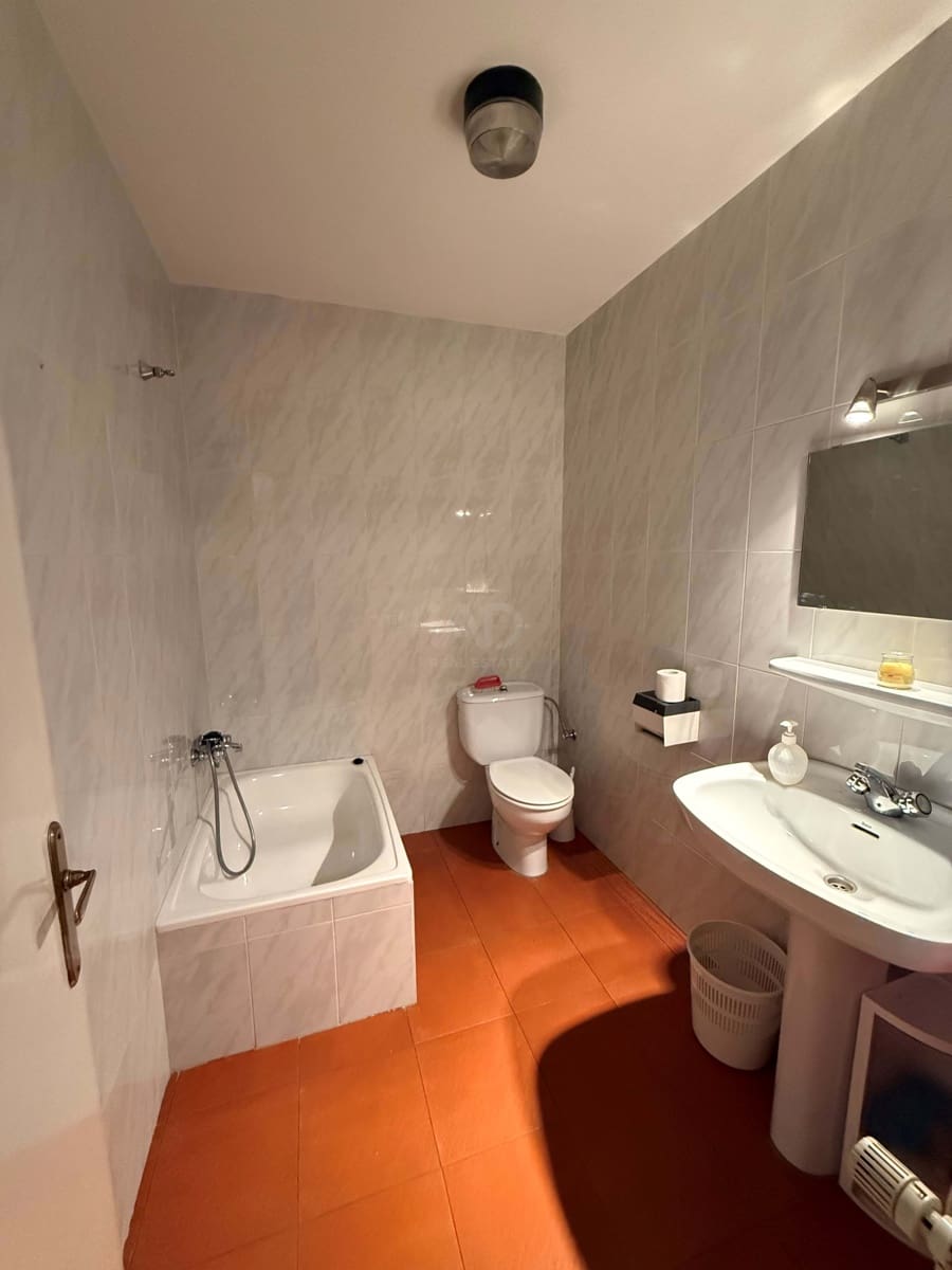 8 Zimmer Haus zu verkaufen in Leon Stadt mit Garage - 345.000 € (Ref: 9991384)