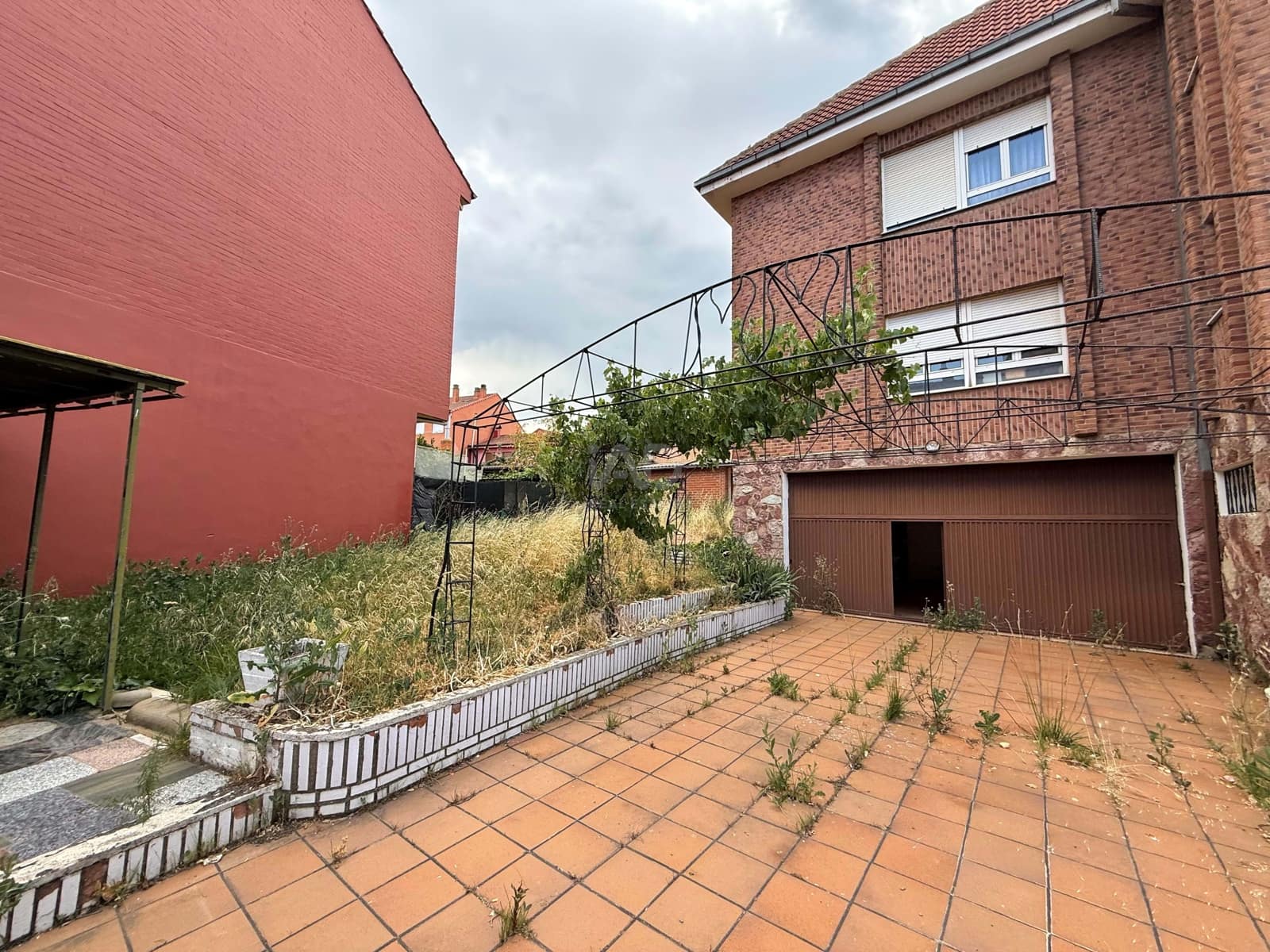 8 Zimmer Haus zu verkaufen in Leon Stadt mit Garage - 345.000 € (Ref: 9991384)