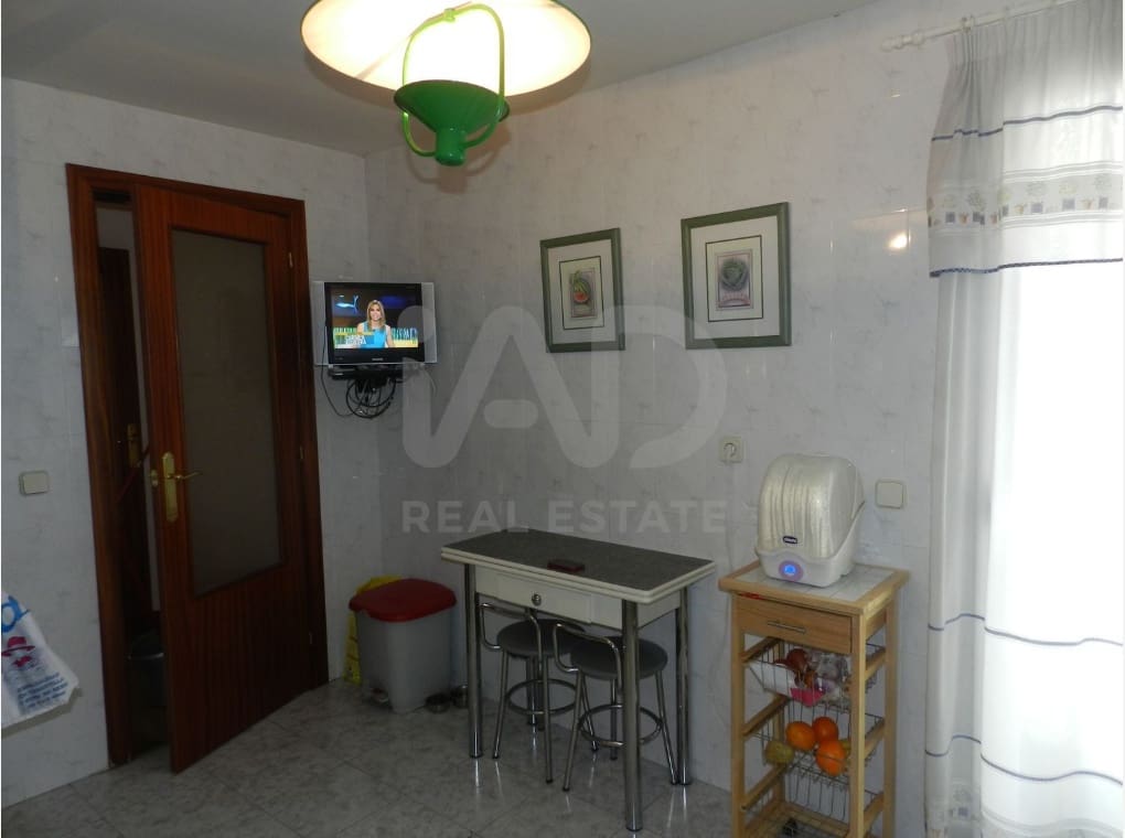 3 sovrum Lägenhet till salu i Madrid stad med garage - 280 000 € (Ref: 9991388)