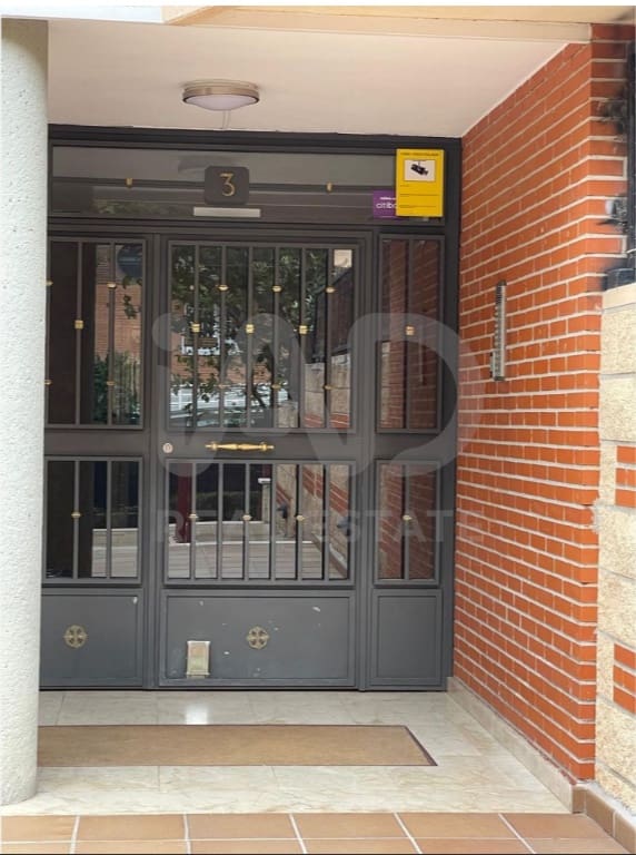 3 sovrum Lägenhet till salu i Madrid stad med garage - 280 000 € (Ref: 9991388)