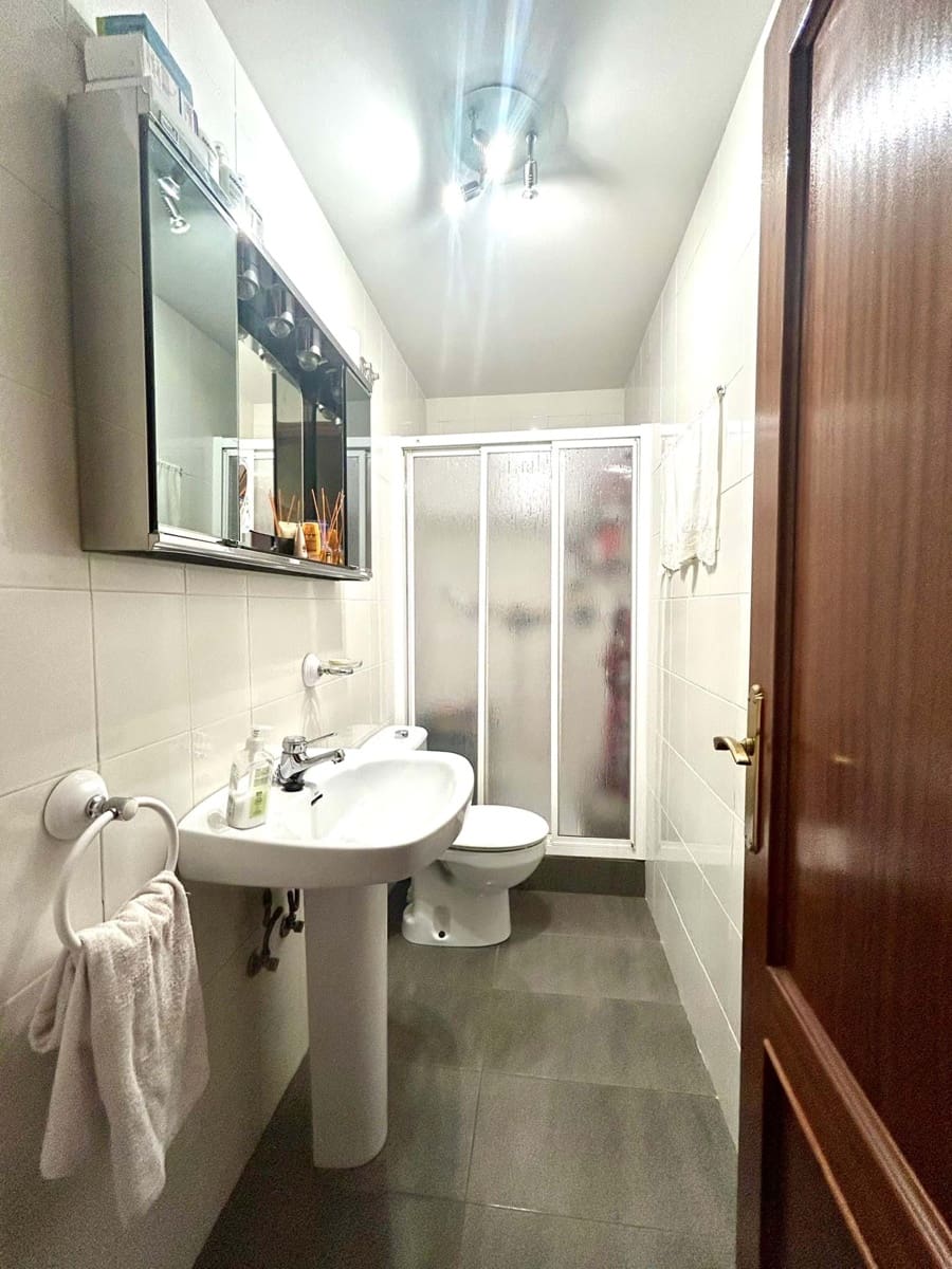 4 Zimmer Haus zu verkaufen in Leon Stadt mit Garage - 366.000 € (Ref: 9991390)