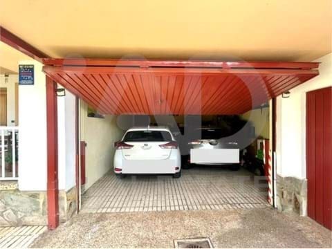 4 Zimmer Haus zu verkaufen in Leon Stadt mit Garage - 366.000 € (Ref: 9991390)