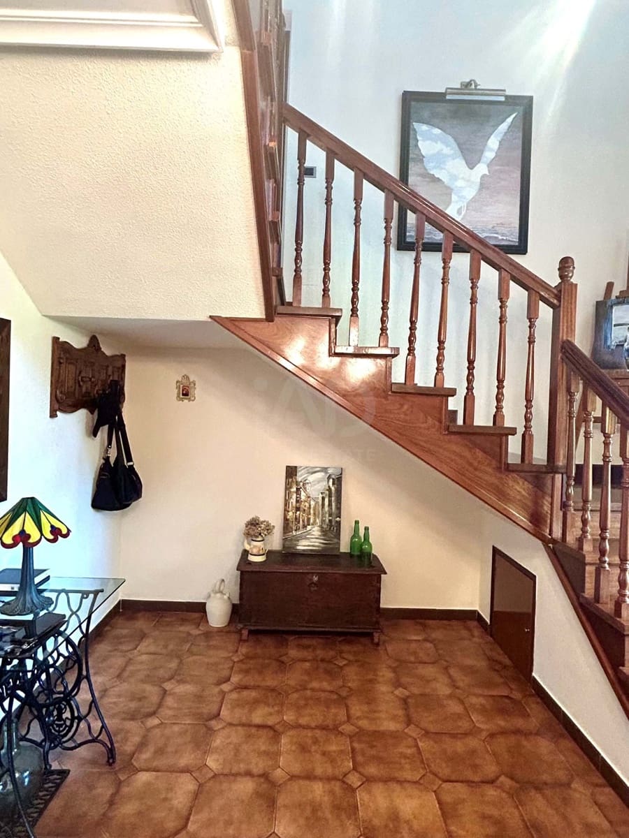 4 Zimmer Haus zu verkaufen in Leon Stadt mit Garage - 366.000 € (Ref: 9991390)