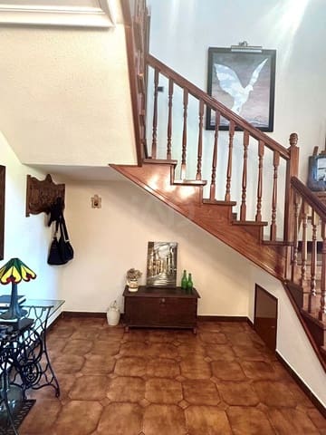 4 Zimmer Haus zu verkaufen in León Stadt mit Garage - 366.000 € (Ref: 9991390)