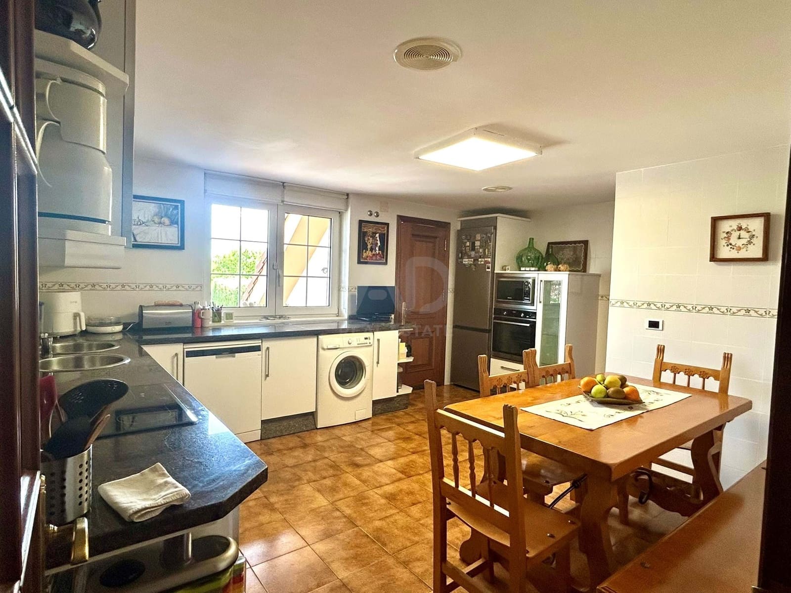 4 Zimmer Haus zu verkaufen in Leon Stadt mit Garage - 366.000 € (Ref: 9991390)