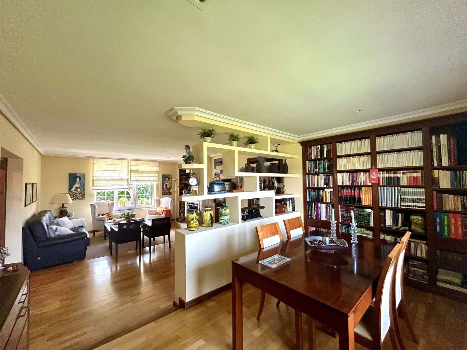 4 Zimmer Haus zu verkaufen in Leon Stadt mit Garage - 366.000 € (Ref: 9991390)