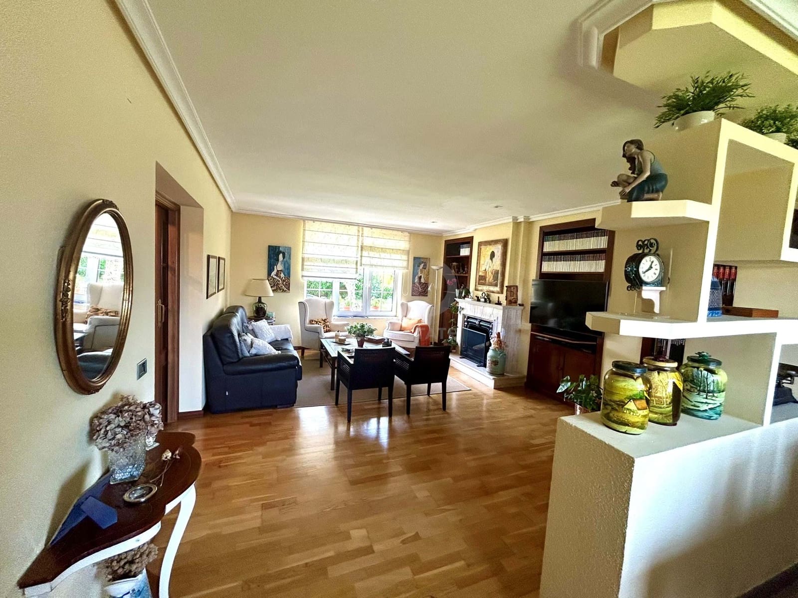 4 Zimmer Haus zu verkaufen in Leon Stadt mit Garage - 366.000 € (Ref: 9991390)