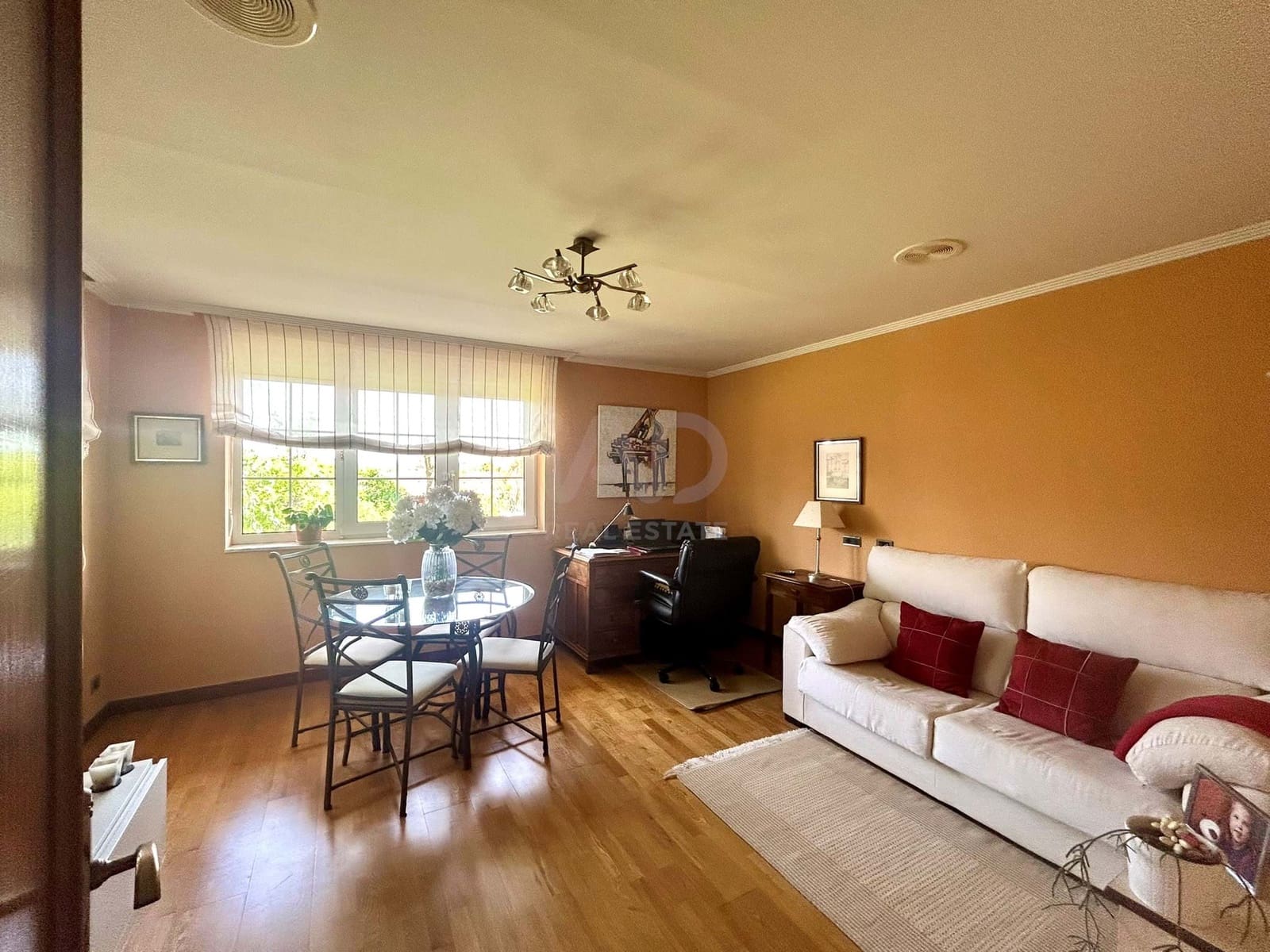 4 Zimmer Haus zu verkaufen in Leon Stadt mit Garage - 366.000 € (Ref: 9991390)