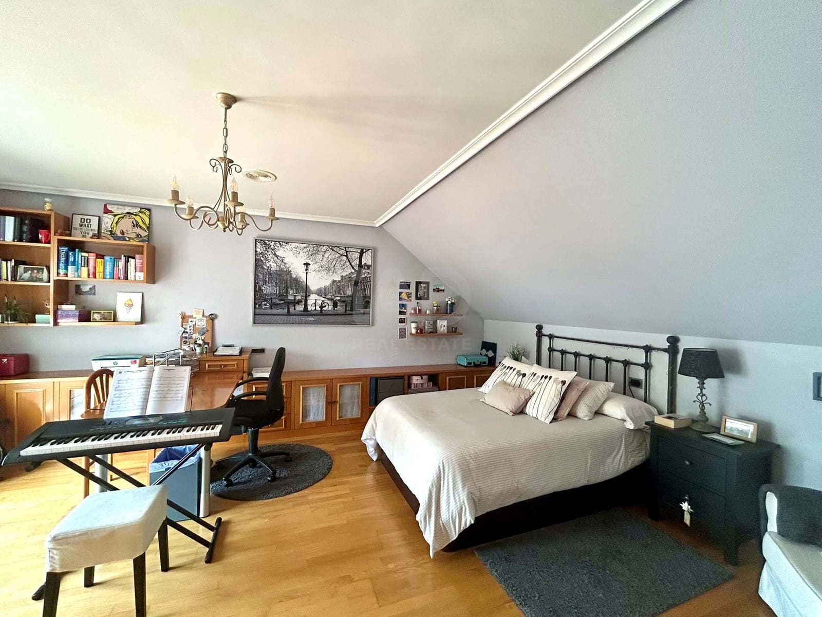 4 Zimmer Haus zu verkaufen in Leon Stadt mit Garage - 366.000 € (Ref: 9991390)