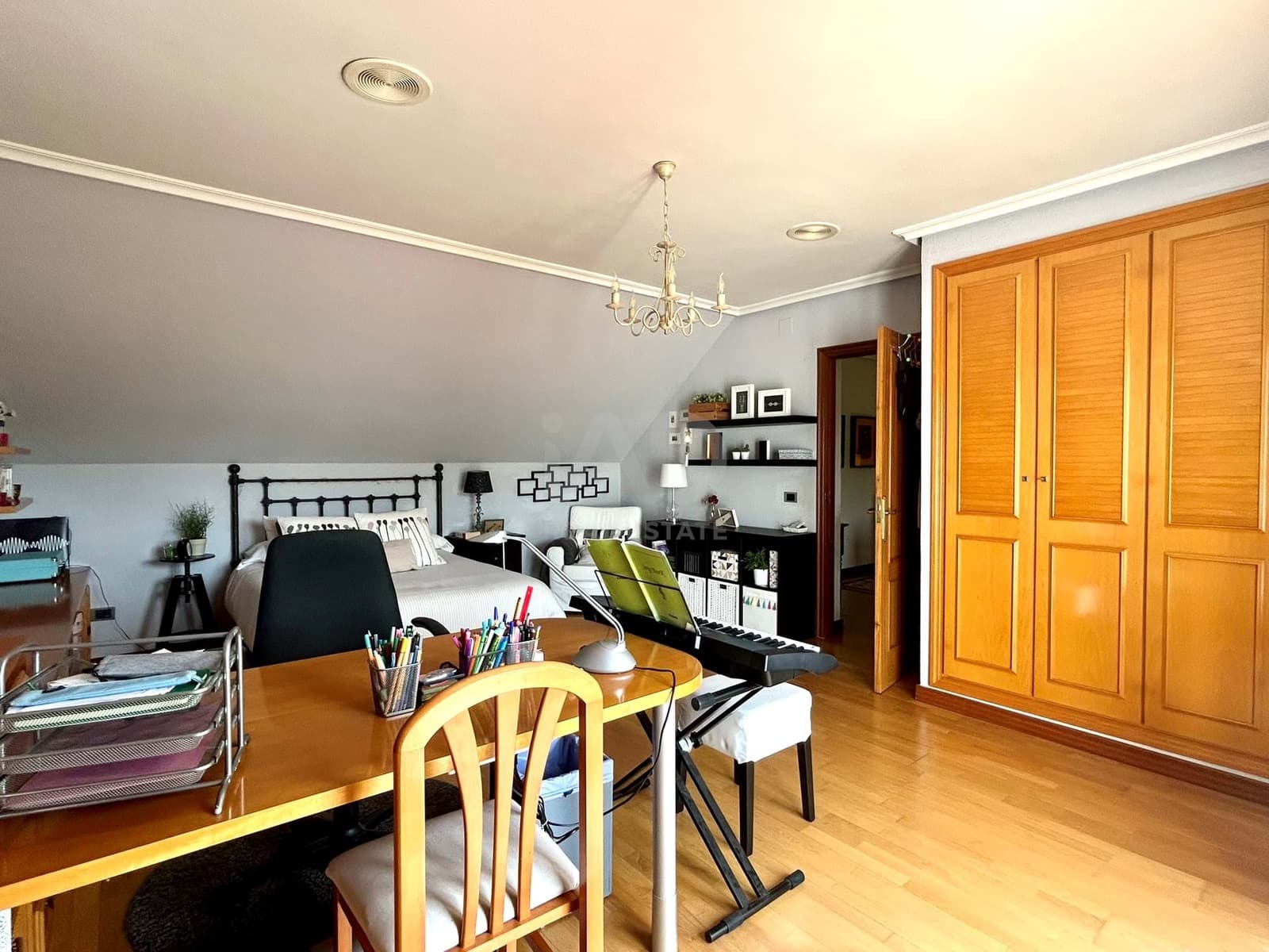 4 Zimmer Haus zu verkaufen in Leon Stadt mit Garage - 366.000 € (Ref: 9991390)