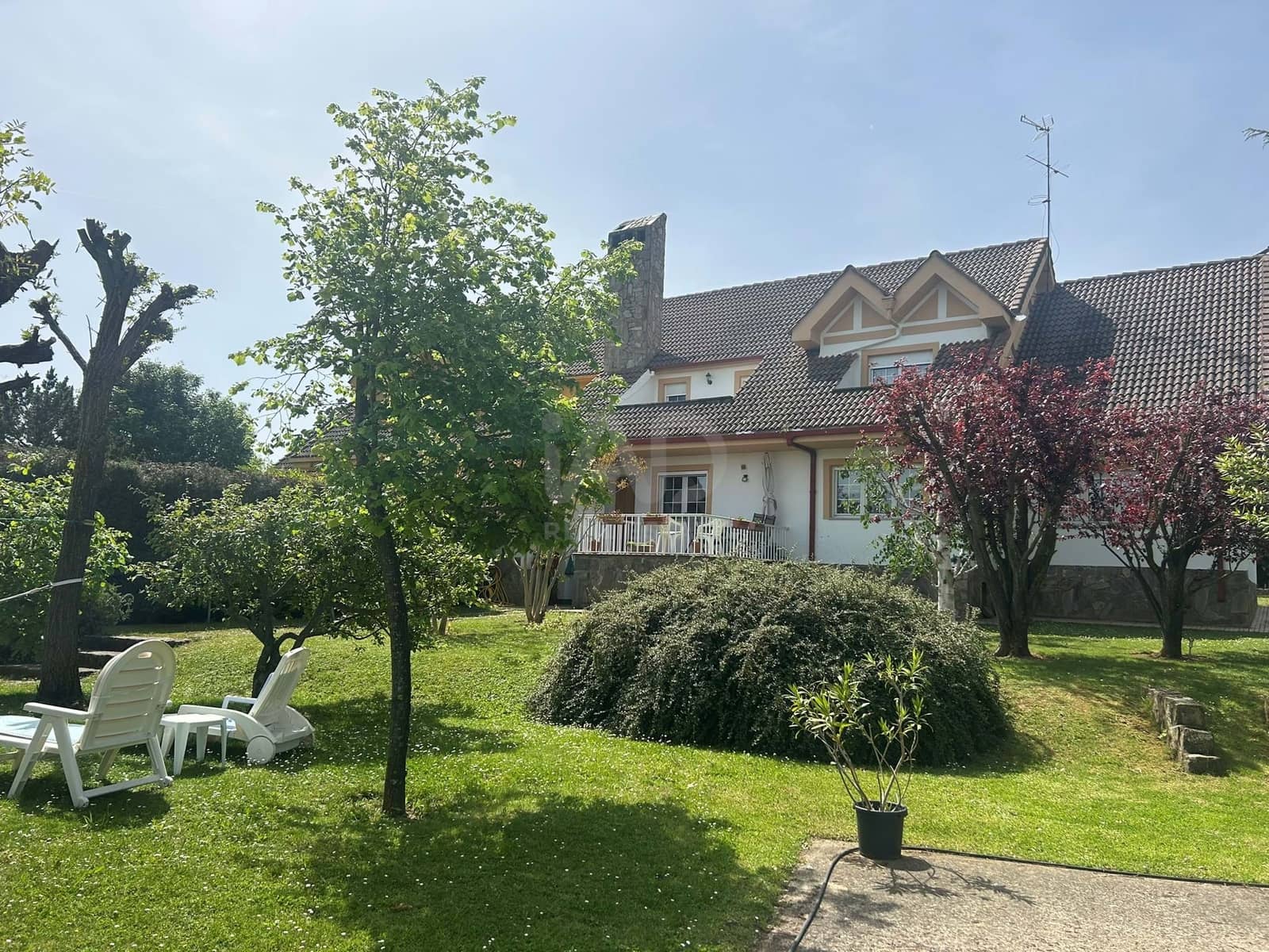 4 Zimmer Haus zu verkaufen in Leon Stadt mit Garage - 366.000 € (Ref: 9991390)