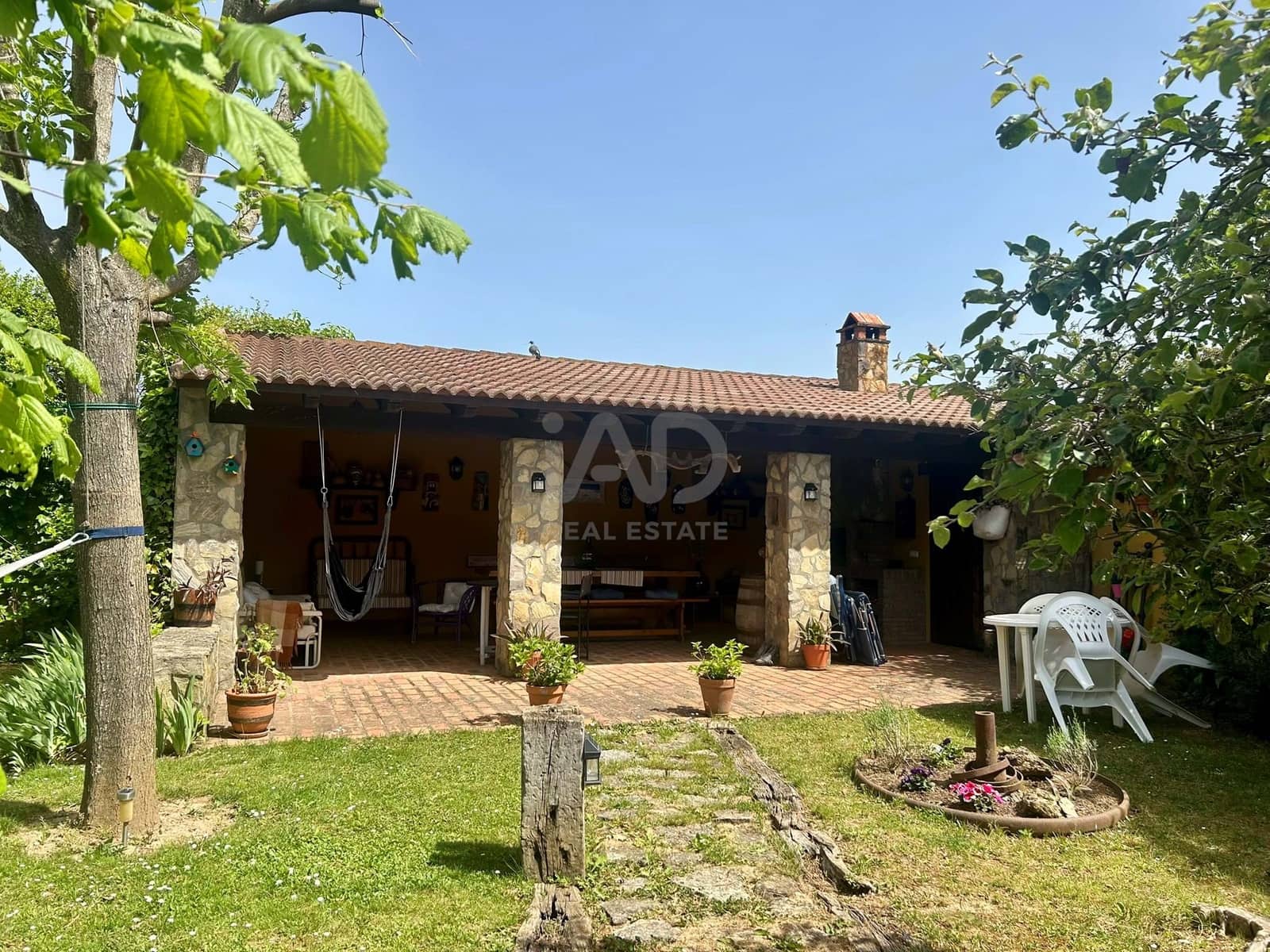 4 Zimmer Haus zu verkaufen in Leon Stadt mit Garage - 366.000 € (Ref: 9991390)
