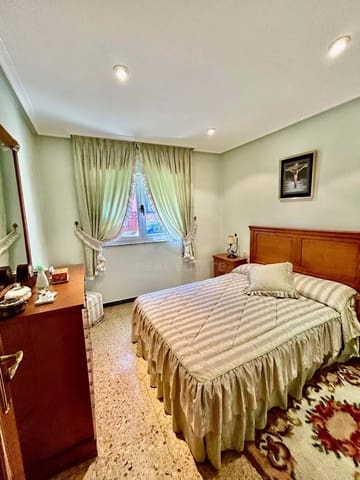 3 Zimmer Haus zu verkaufen in León Stadt mit Garage - 120.000 € (Ref: 9991391)