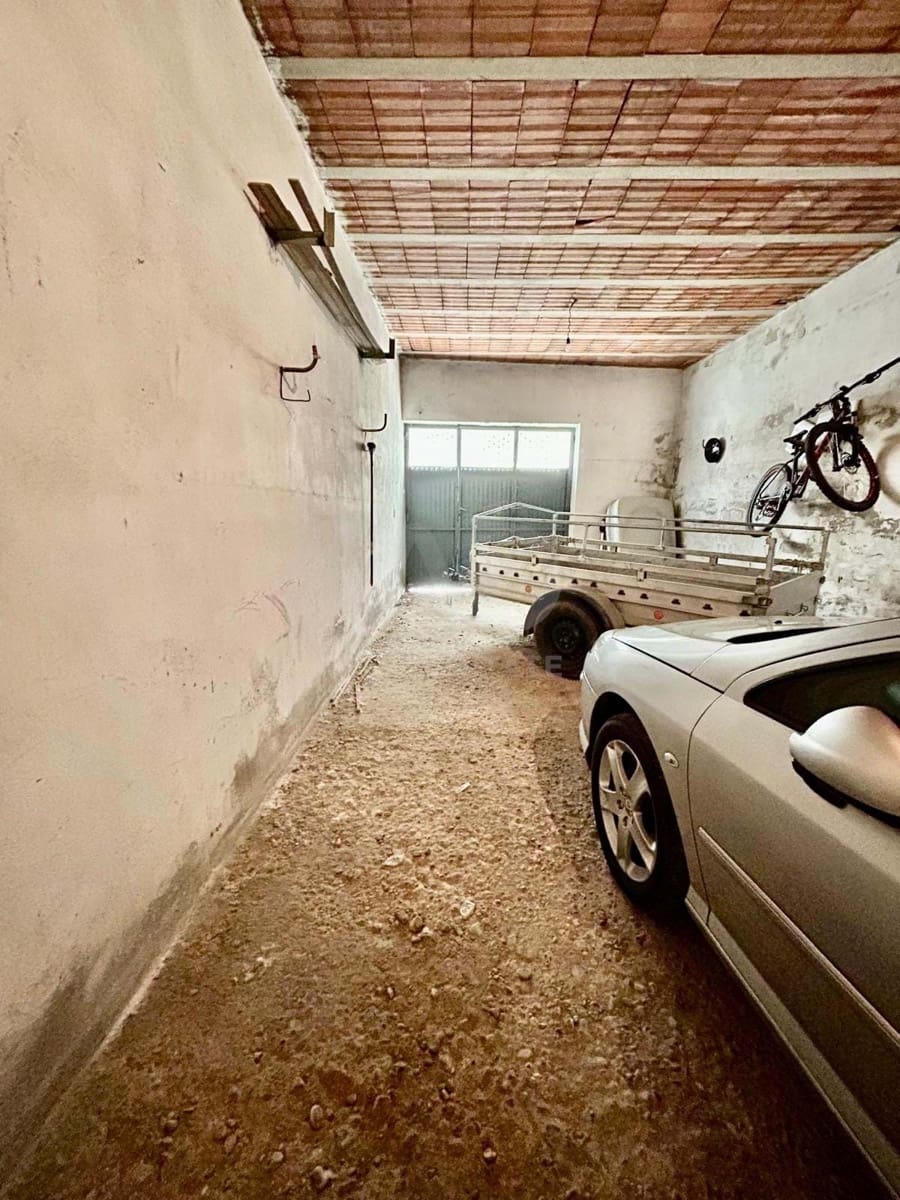 3 Zimmer Haus zu verkaufen in Leon Stadt mit Garage - 120.000 € (Ref: 9991391)