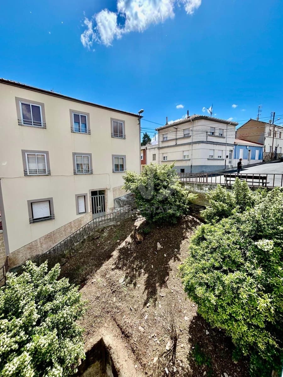 3 Zimmer Haus zu verkaufen in Leon Stadt mit Garage - 120.000 € (Ref: 9991391)