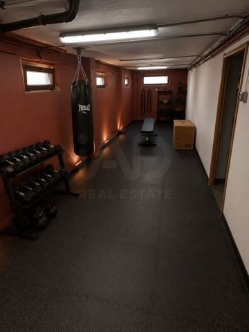 3 bedroom Villa for sale in León city with garage - € 225,000 (Ref: 9991396)