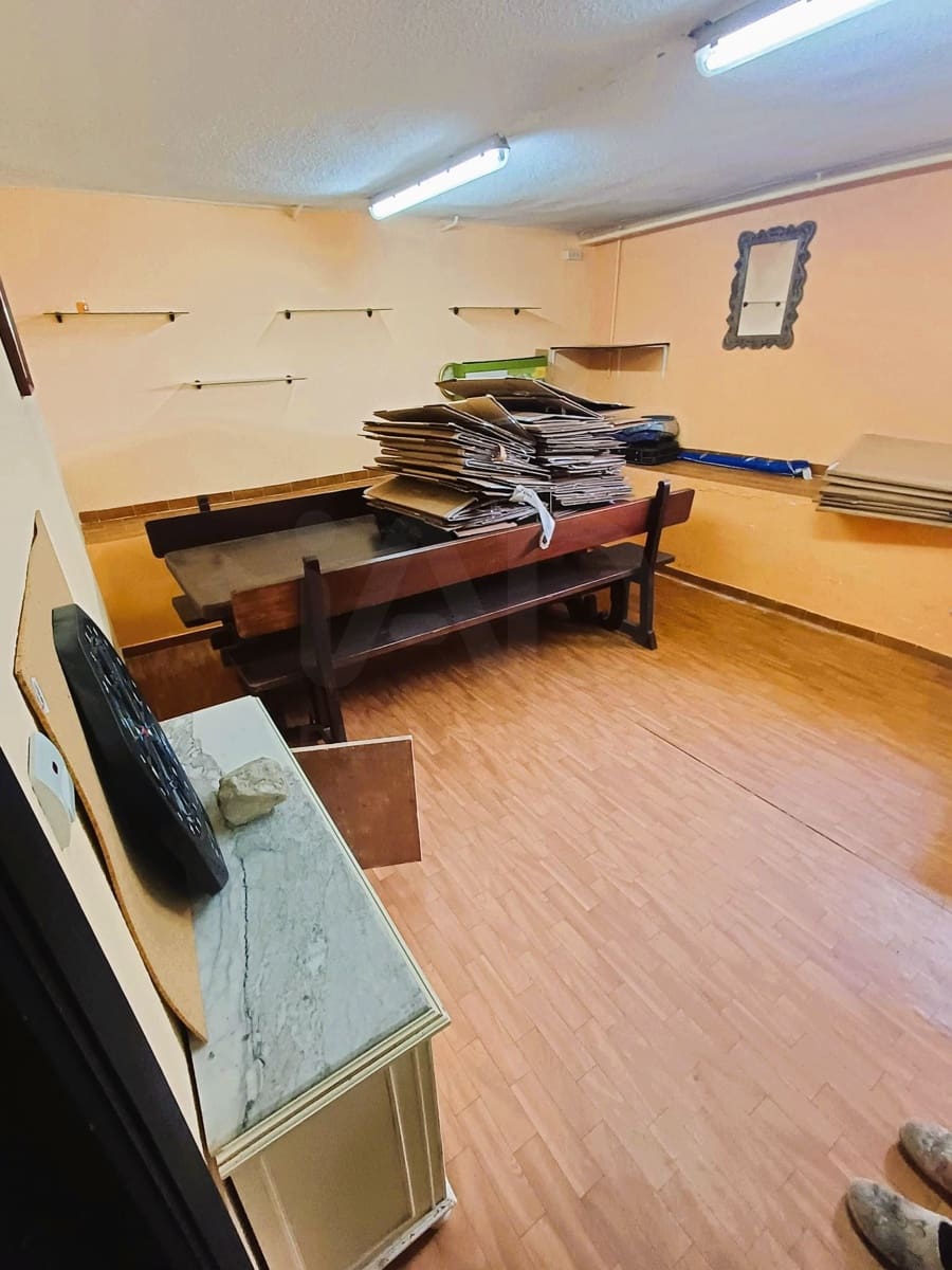 3 bedroom Villa for sale in Leon city with garage - € 225,000 (Ref: 9991396)
