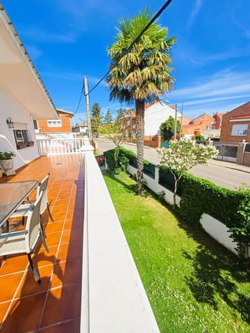 3 bedroom Villa for sale in León city with garage - € 225,000 (Ref: 9991396)