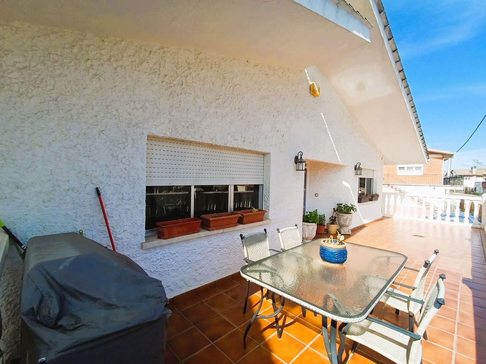 3 bedroom Villa for sale in Leon city with garage - € 225,000 (Ref: 9991396)